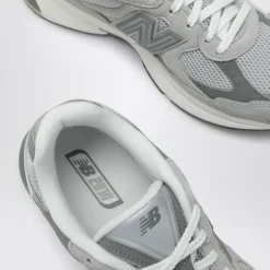 2010 ABZORB Sneaker