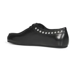 Ballerine en cuir clouté