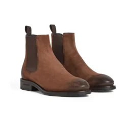 Baskets en cuir marron