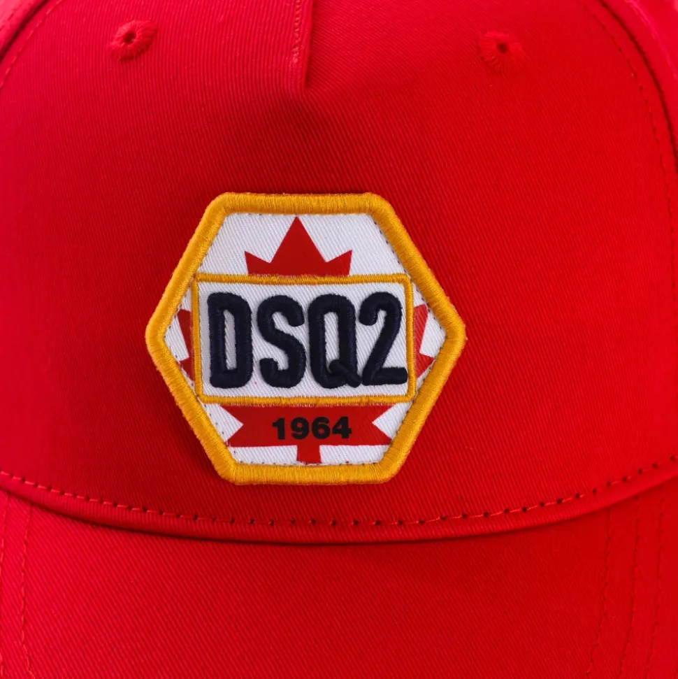 Casquette en coton brodé avec visière déchirée