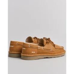 Chaussure à lacets