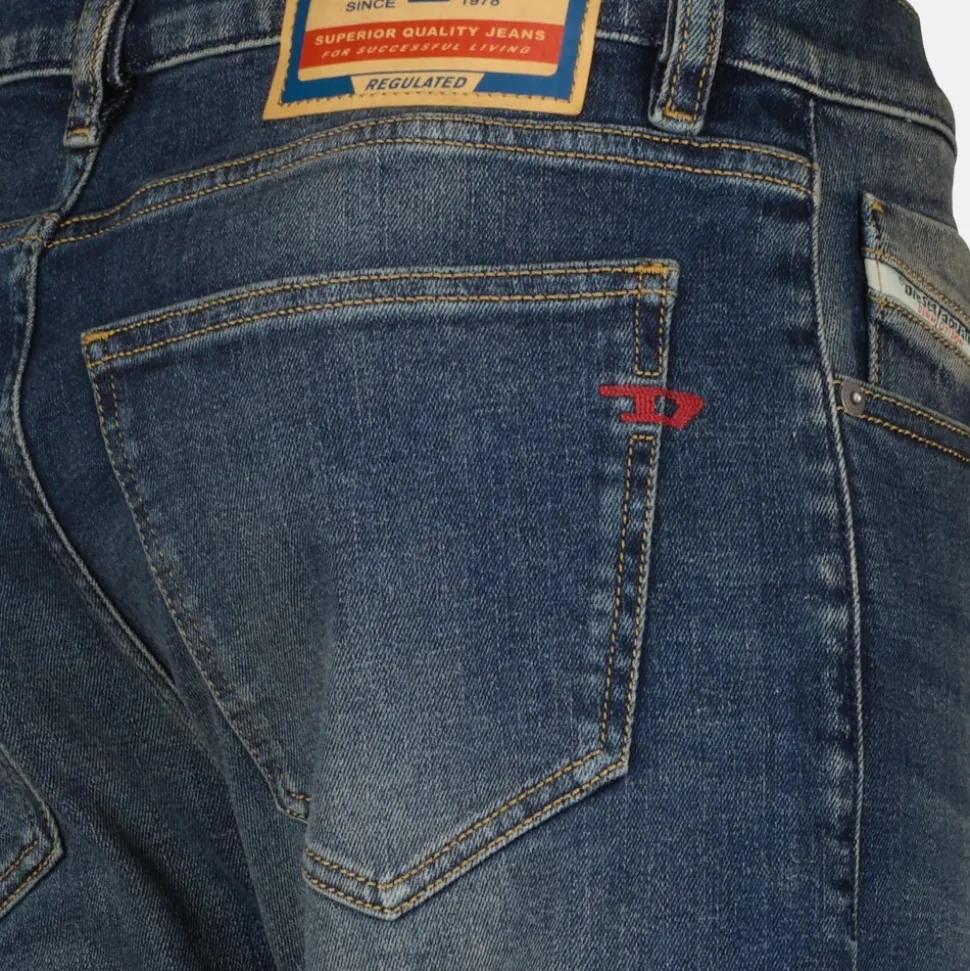 2019 D-Strukt Slim Jeans