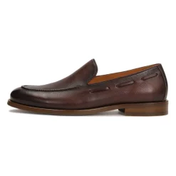 Mocassins marron avec un string