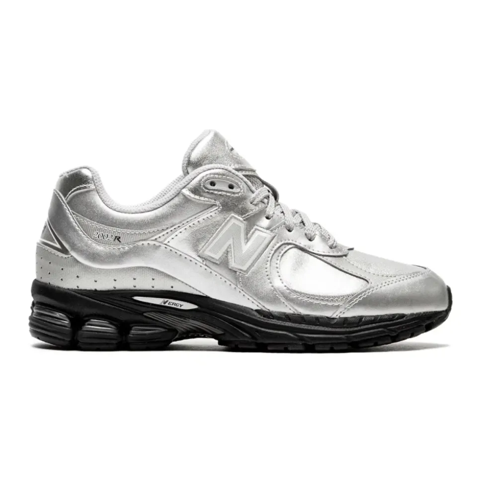 2002R Sneakers