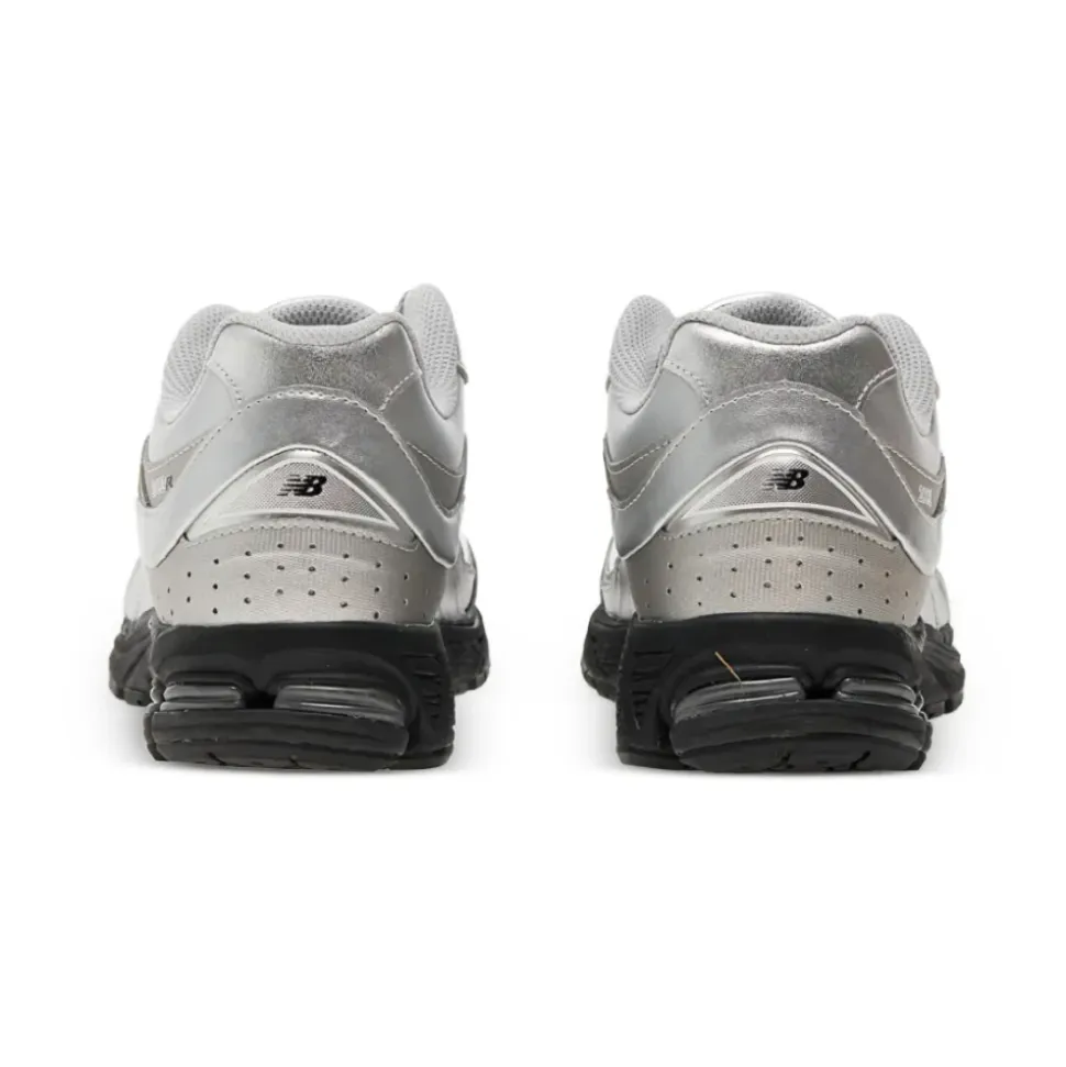 2002R Sneakers