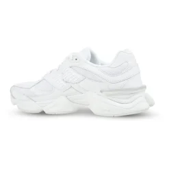 9060 Sneakers