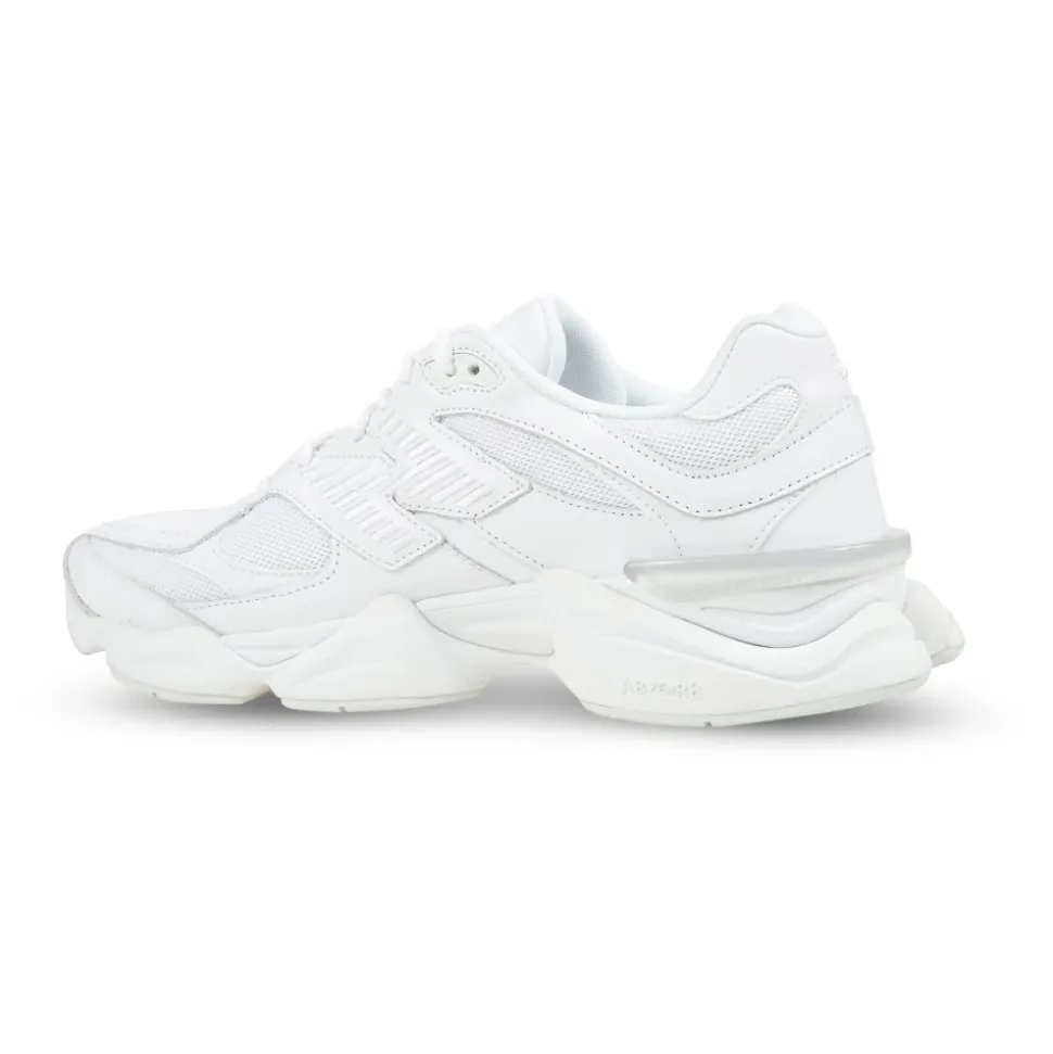 9060 Sneakers