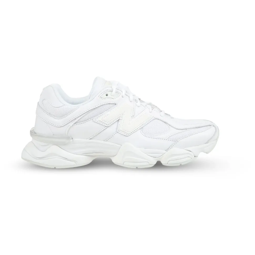 9060 Sneakers