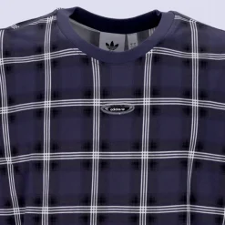 Tee 2 Q2 T-Shirt
